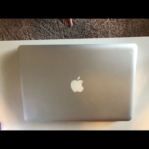 MacBook - Picture 2 of 5